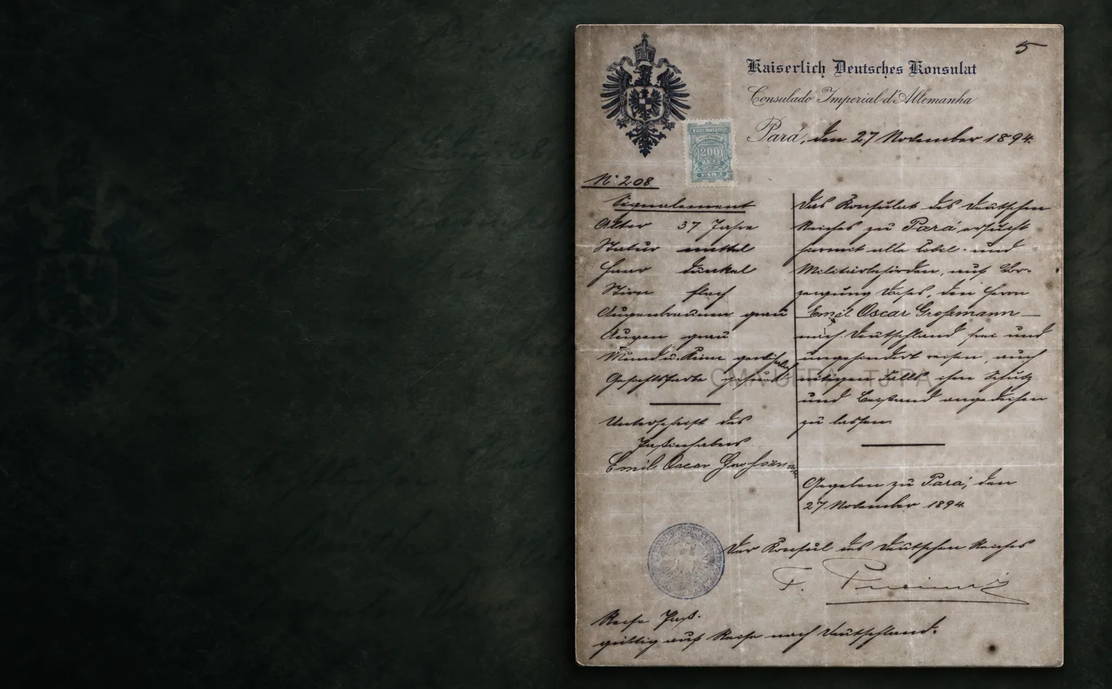 Passaporte do Consulado Imperial da Alemanha no Pará emitido em 1894 a Emil Oscar Grossmann, sobre fundo verde-escuro.